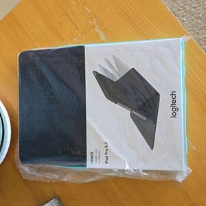 Logitech Apple iPad Pro 9.7 Case
